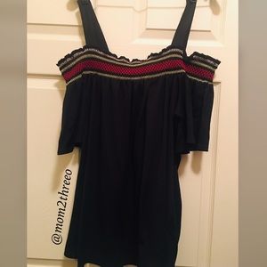 NAÏF off shoulder top | 1XL